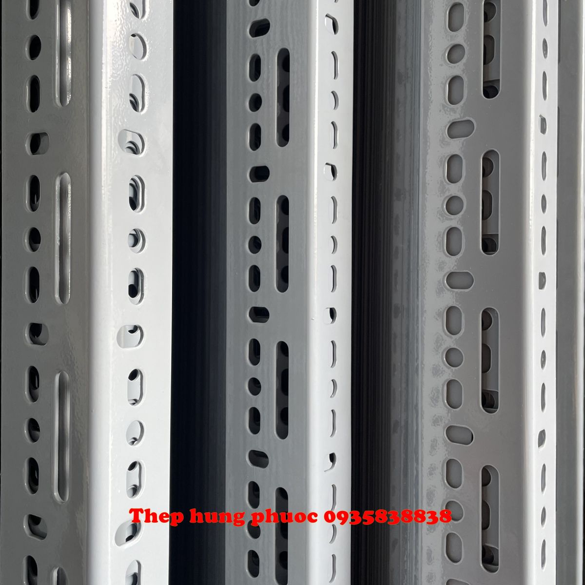 Thép V lỗ đa năng 40x60
